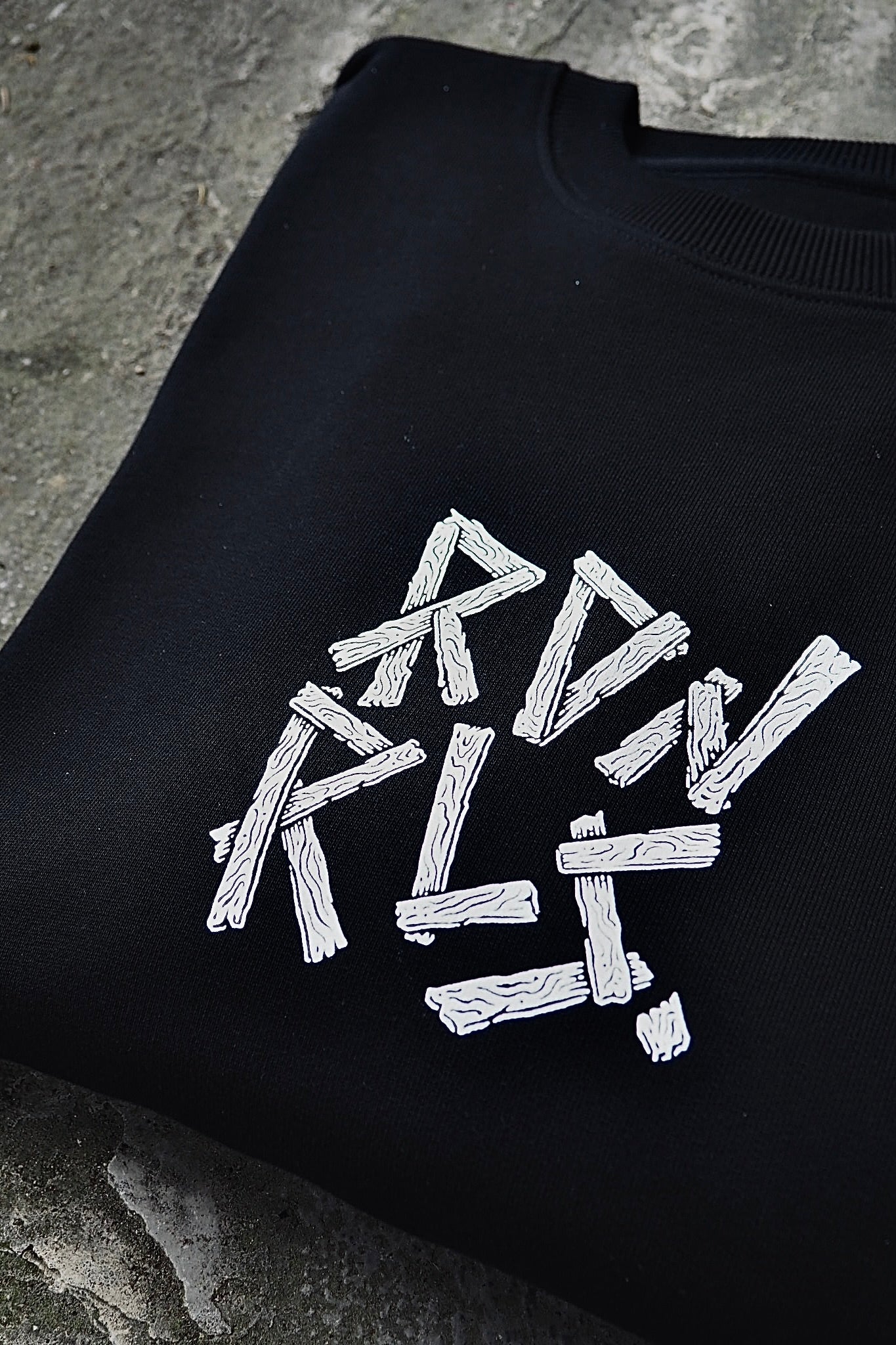 Sweater "BOARDS" black