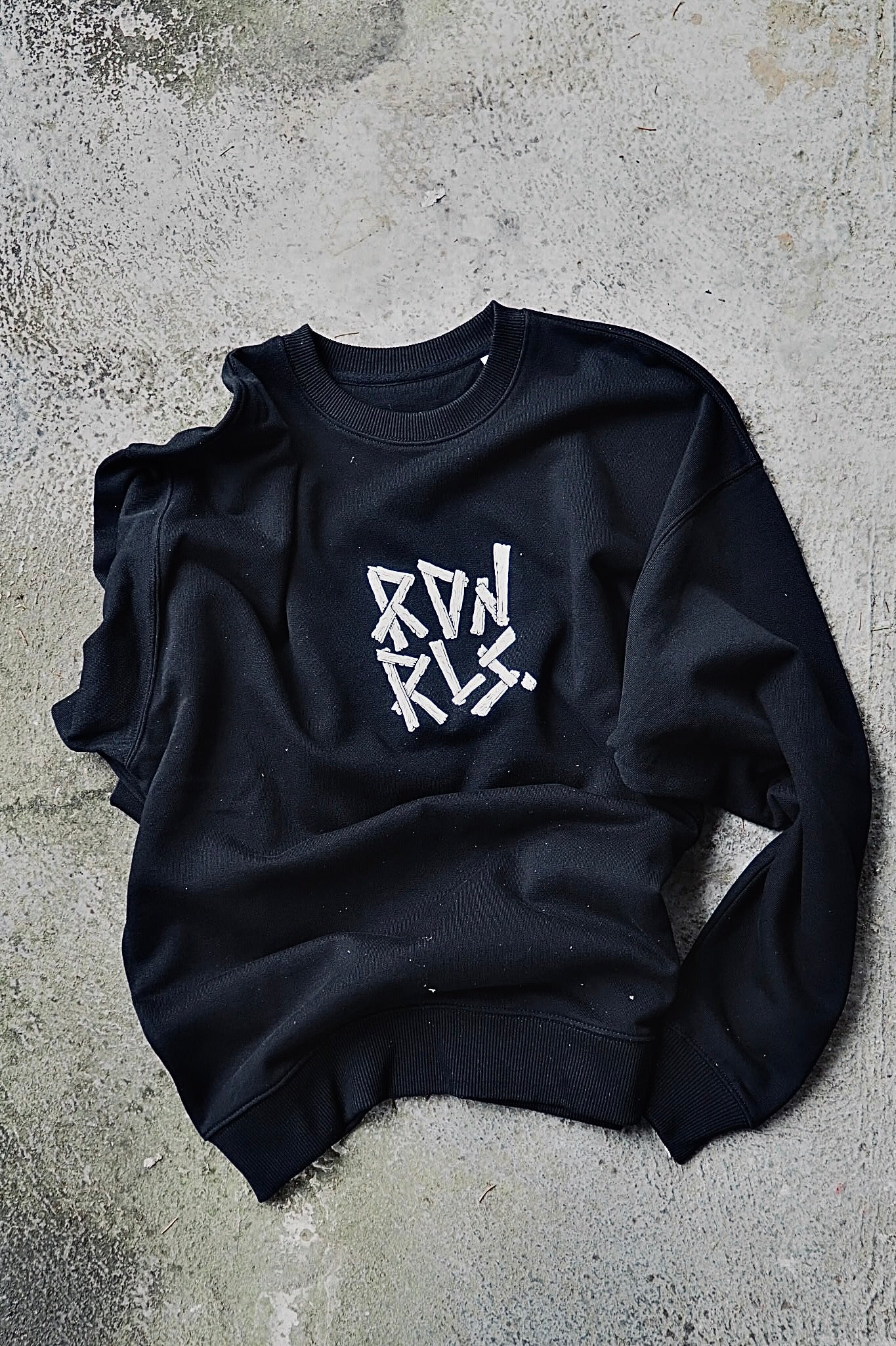 Sweater "BOARDS" black